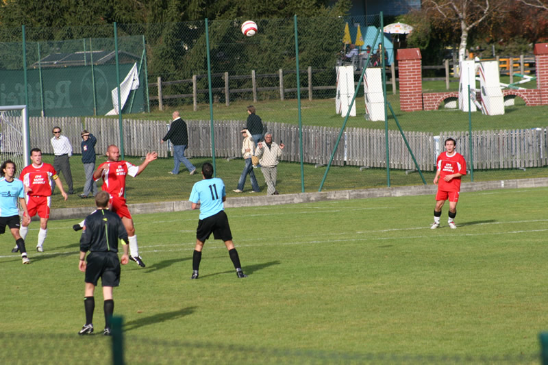 gal/08. Spieltag- SV Reischach-Rasen/2006-10-24 - SVR gg. Rasen-Antholz 107.jpg